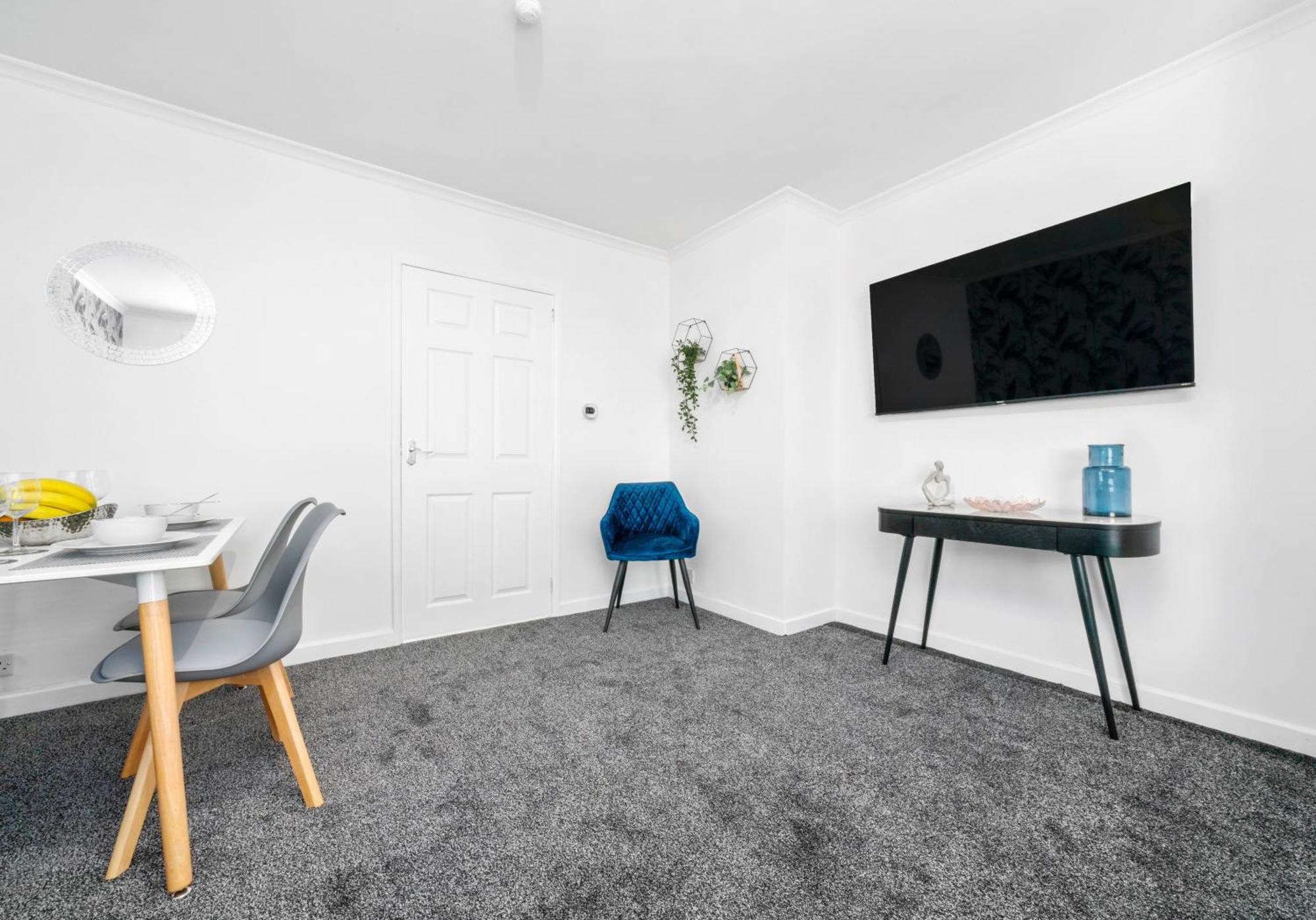 West End House By Klass Living Bellshill Zewnętrze zdjęcie
