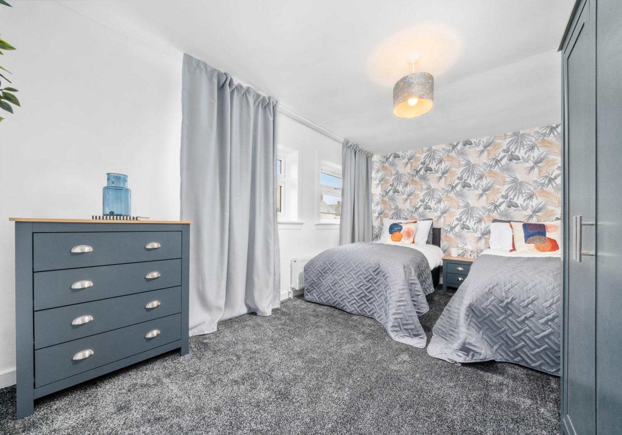 West End House By Klass Living Bellshill Zewnętrze zdjęcie