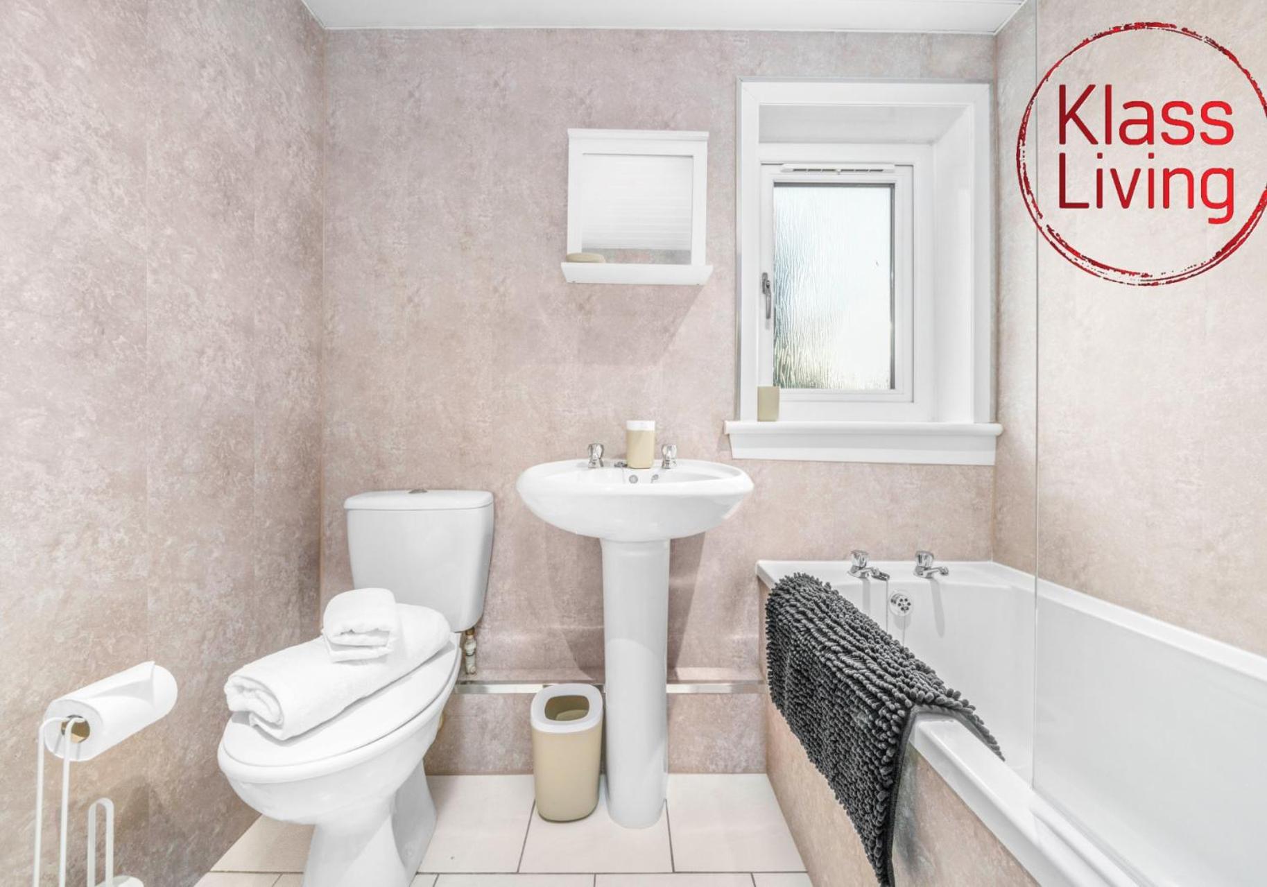 West End House By Klass Living Bellshill Zewnętrze zdjęcie