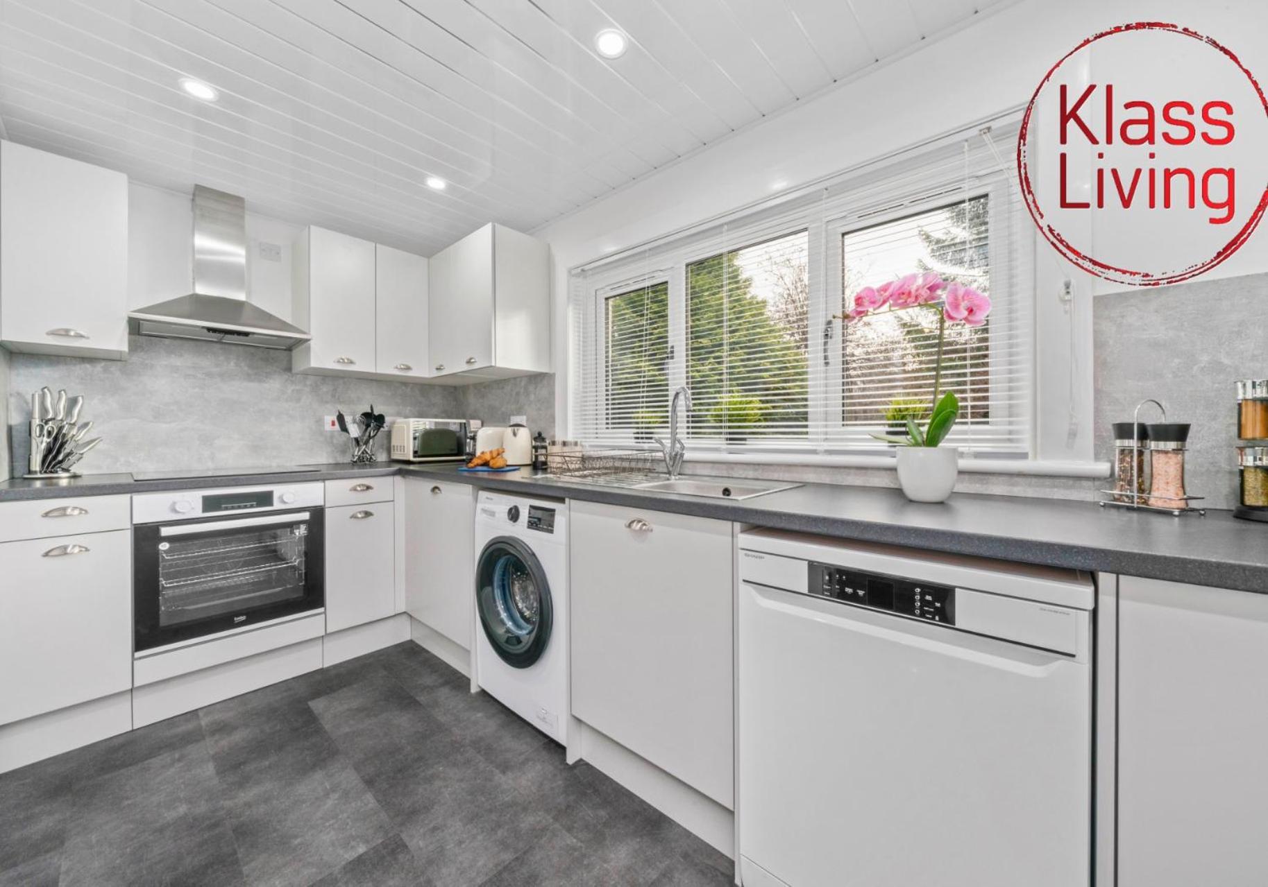 West End House By Klass Living Bellshill Zewnętrze zdjęcie