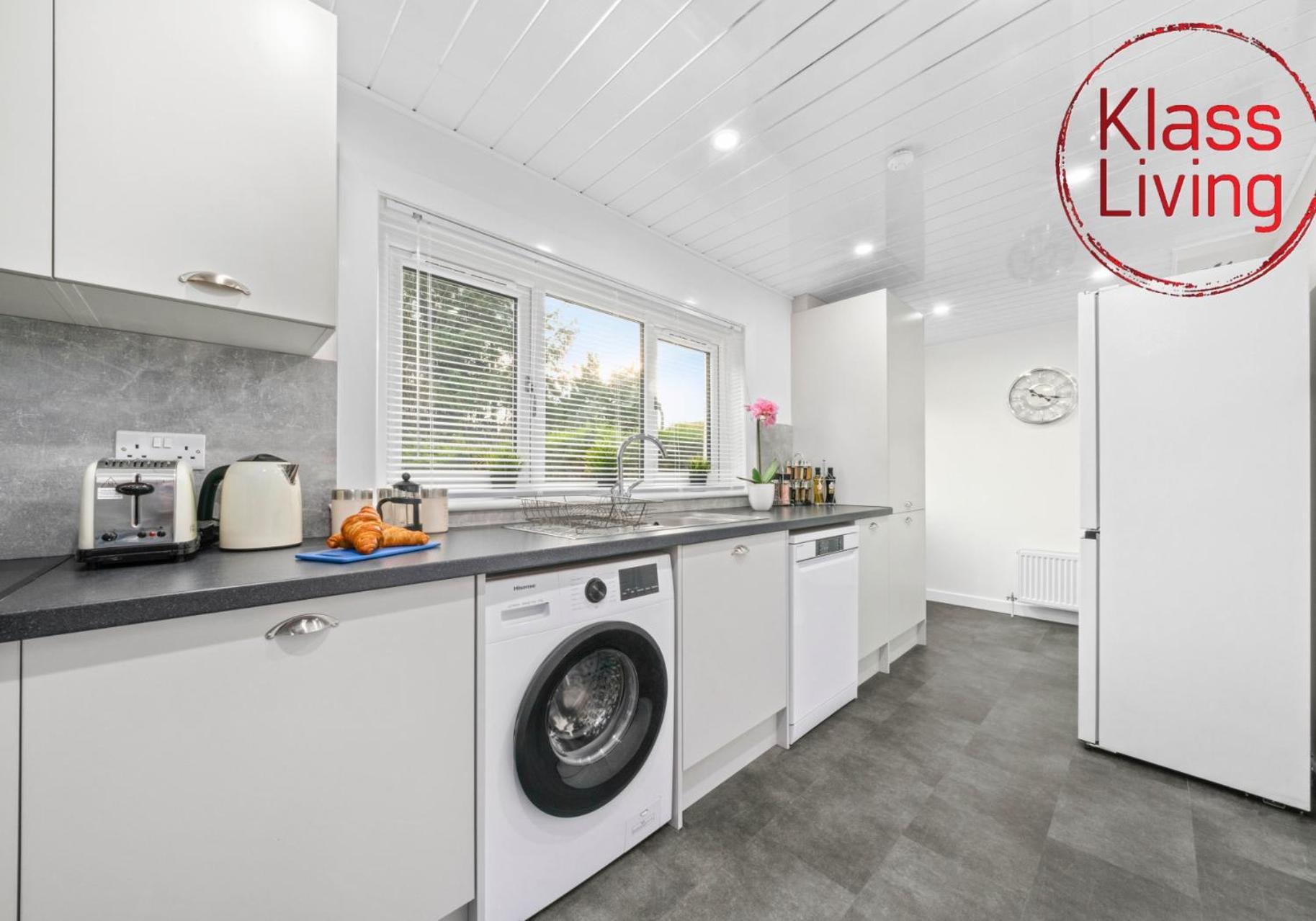 West End House By Klass Living Bellshill Zewnętrze zdjęcie